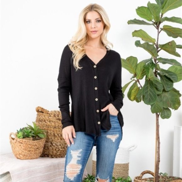 Waffle Button Detailed top - Picture 6 of 6